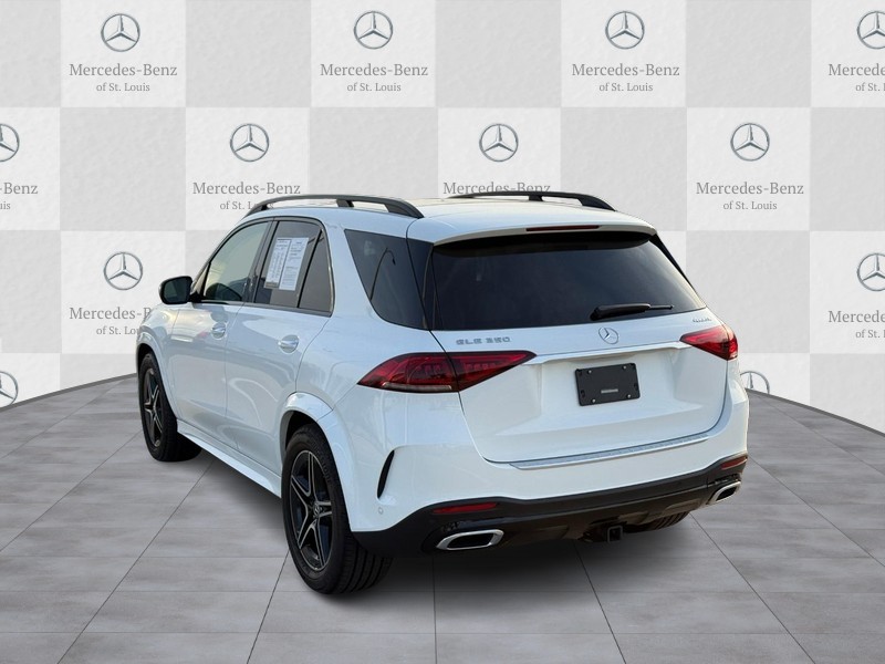 Mercedes-Benz GLE Vehicle Full-screen Gallery Image 4