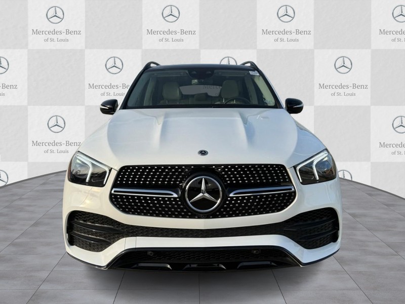 Mercedes-Benz GLE Vehicle Full-screen Gallery Image 7