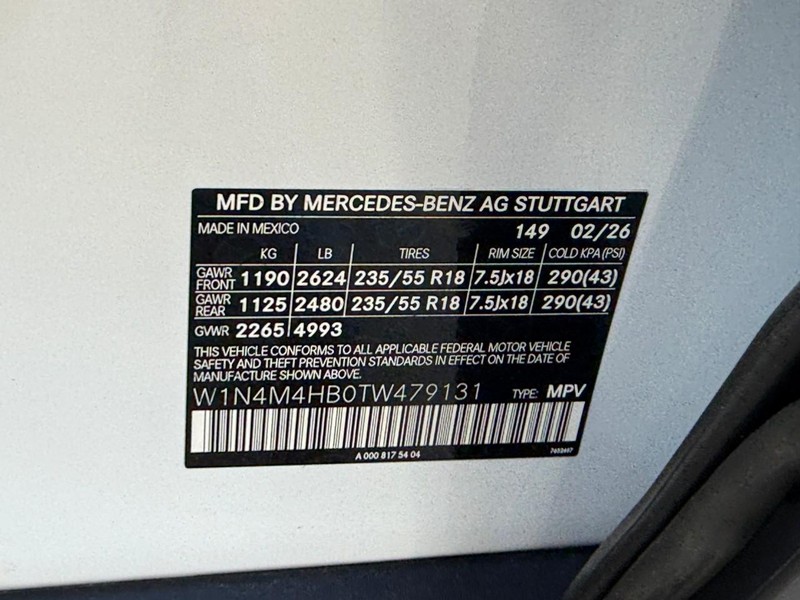 Mercedes-Benz GLB Vehicle Full-screen Gallery Image 19