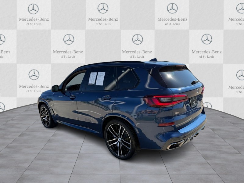 BMW X5 Vehicle Full-screen Gallery Image 4