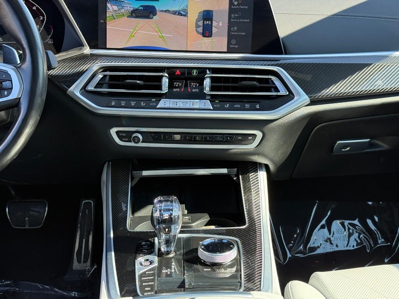 BMW X5 Vehicle Full-screen Gallery Image 14