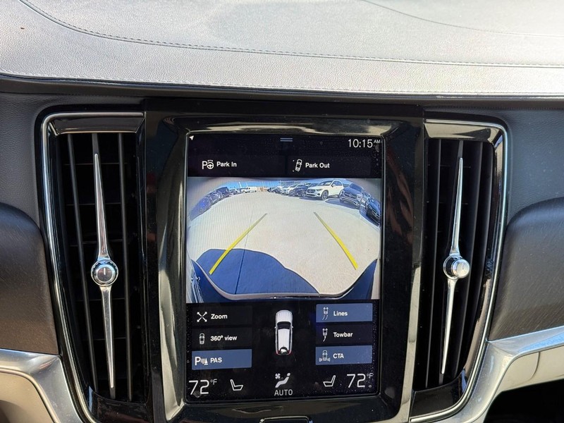 Volvo V90 Cross Country Vehicle Full-screen Gallery Image 24