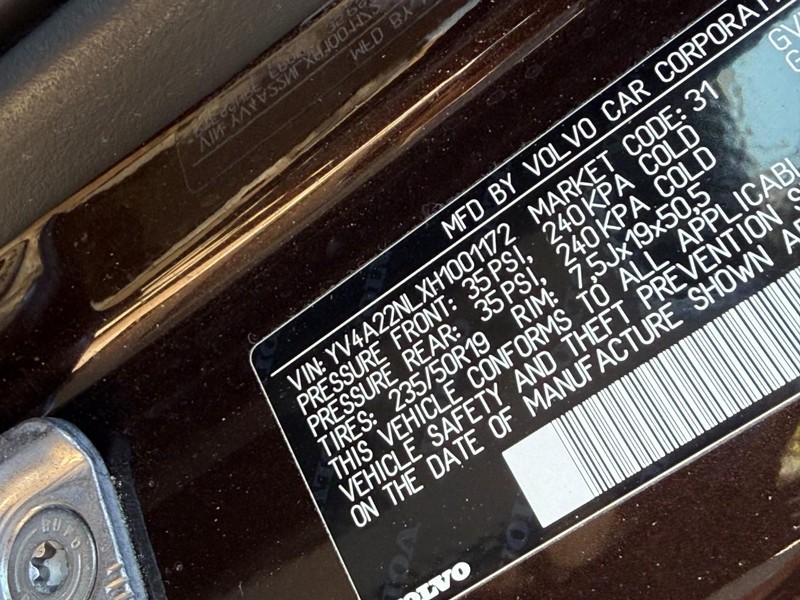 Volvo V90 Cross Country Vehicle Full-screen Gallery Image 25