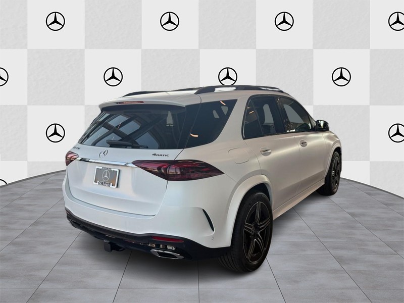 Mercedes-Benz GLE Vehicle Full-screen Gallery Image 2