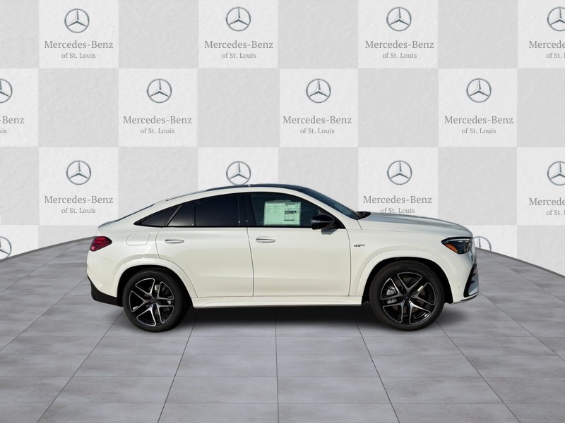 Mercedes-Benz GLE Vehicle Full-screen Gallery Image 2