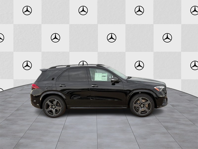 Mercedes-Benz GLE Vehicle Full-screen Gallery Image 2