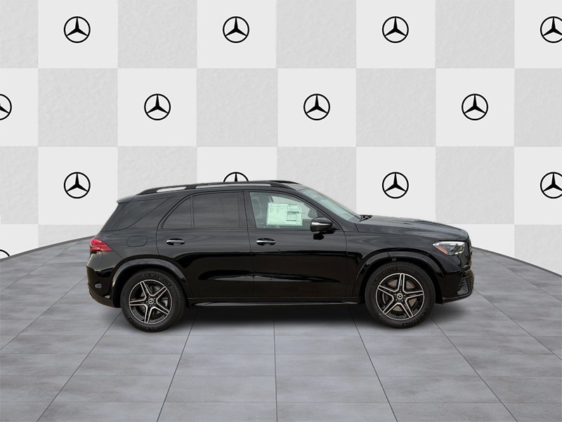 Mercedes-Benz GLE Vehicle Full-screen Gallery Image 2