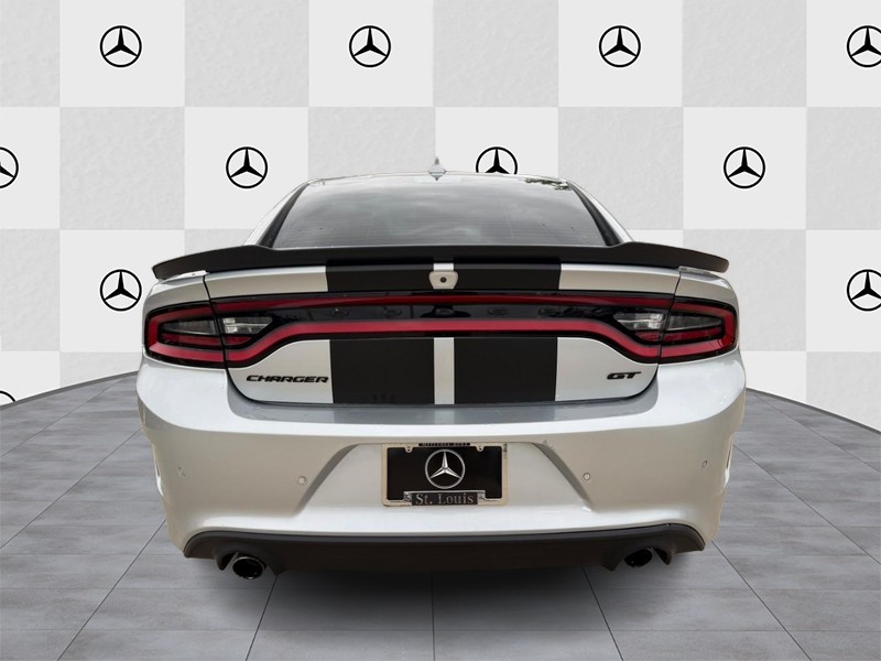 Dodge Charger Vehicle Full-screen Gallery Image 07