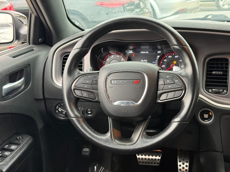 Dodge Charger Vehicle Full-screen Gallery Image 12