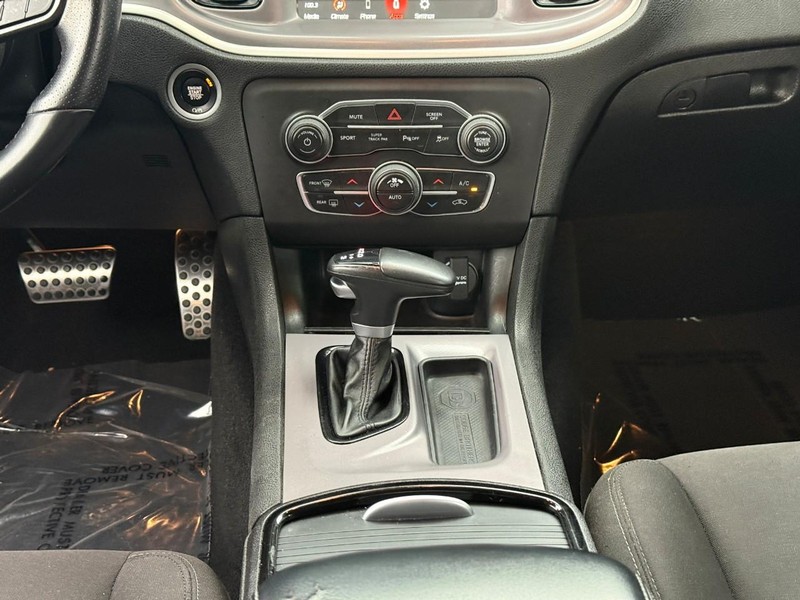 Dodge Charger Vehicle Full-screen Gallery Image 14