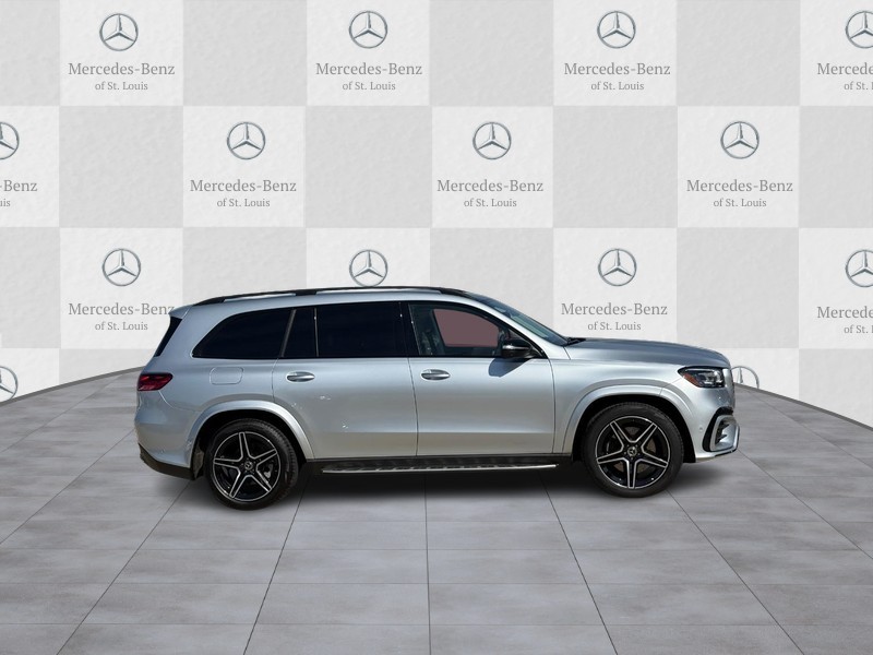 Mercedes-Benz GLS Vehicle Full-screen Gallery Image 2