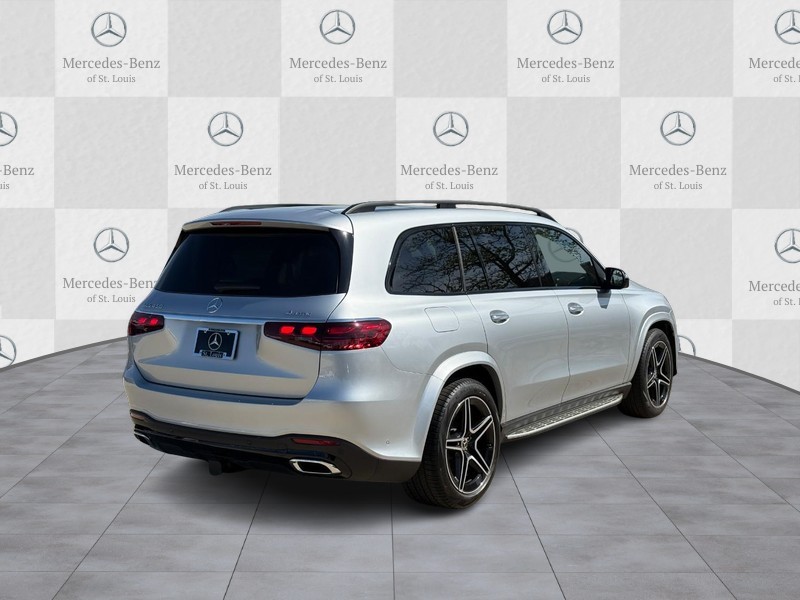 Mercedes-Benz GLS Vehicle Full-screen Gallery Image 3