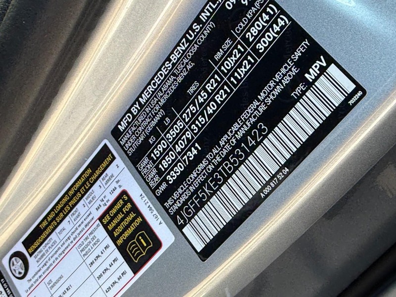 Mercedes-Benz GLS Vehicle Full-screen Gallery Image 26