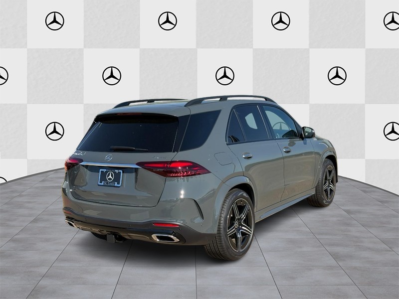 Mercedes-Benz GLE Vehicle Full-screen Gallery Image 3