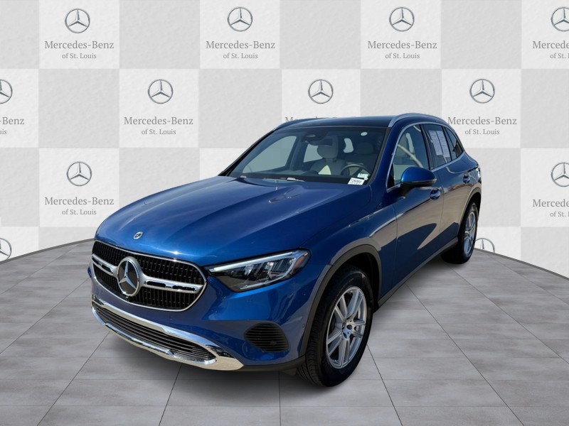 Mercedes-Benz GLC Vehicle Full-screen Gallery Image 5
