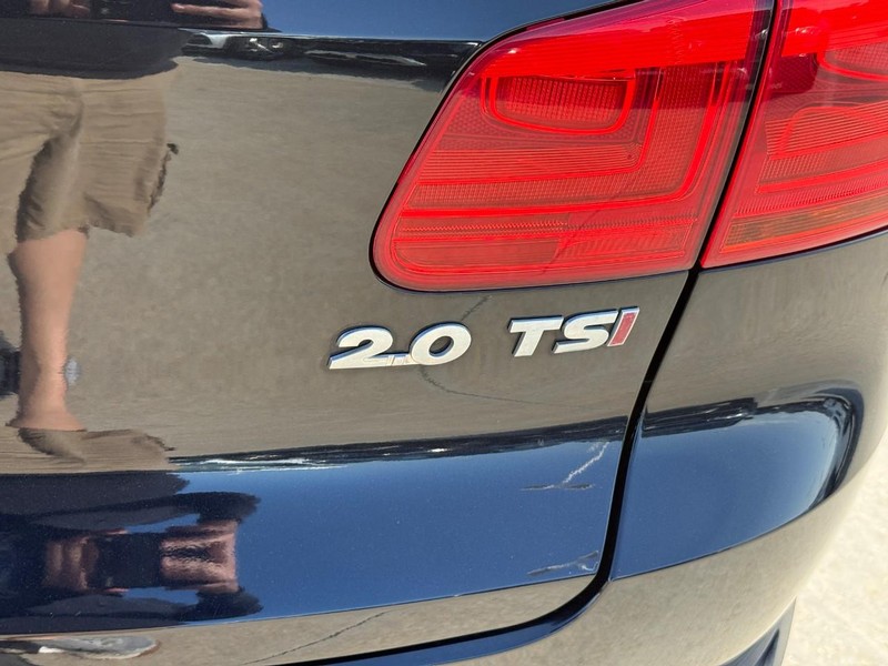 Volkswagen Tiguan Vehicle Full-screen Gallery Image 9