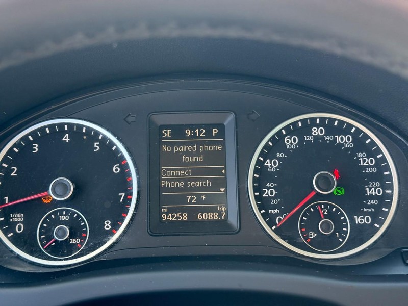 Volkswagen Tiguan Vehicle Full-screen Gallery Image 19