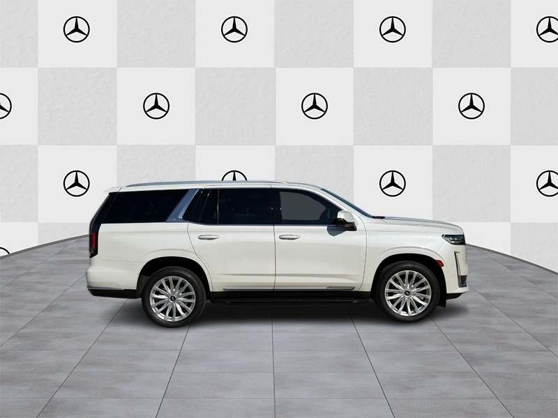 Cadillac Escalade Vehicle Full-screen Gallery Image 2