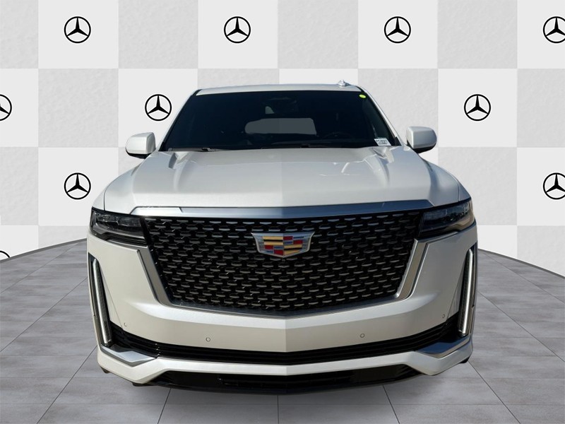 Cadillac Escalade Vehicle Full-screen Gallery Image 4