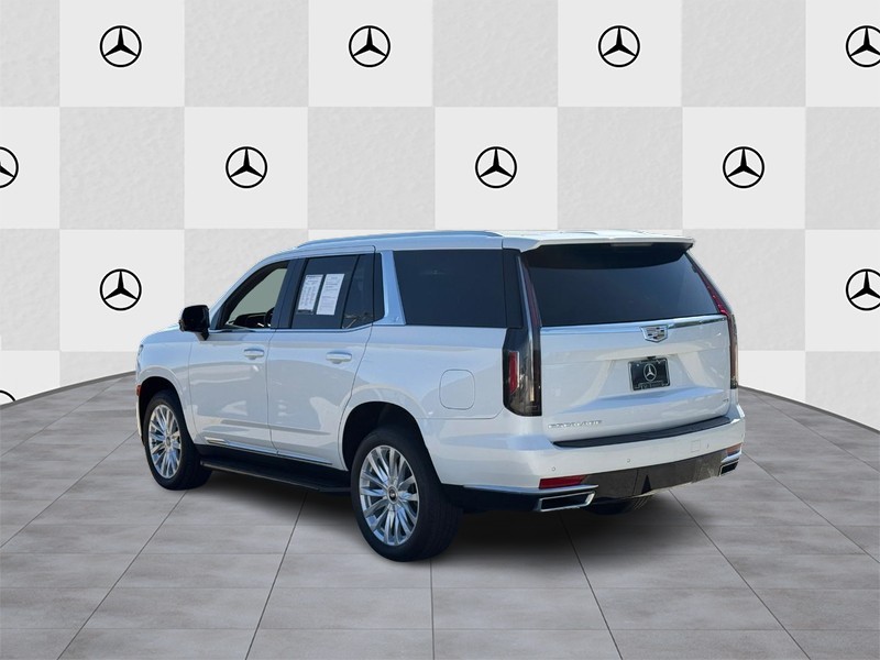 Cadillac Escalade Vehicle Full-screen Gallery Image 5