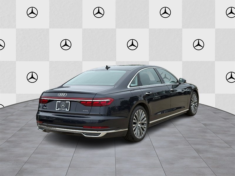 Audi A8 Vehicle Full-screen Gallery Image 3