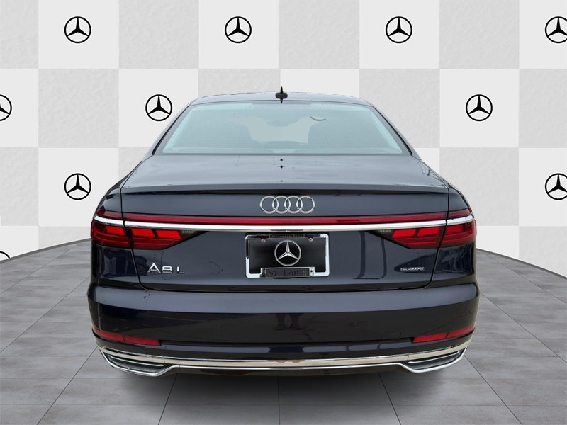 Audi A8 Vehicle Full-screen Gallery Image 7