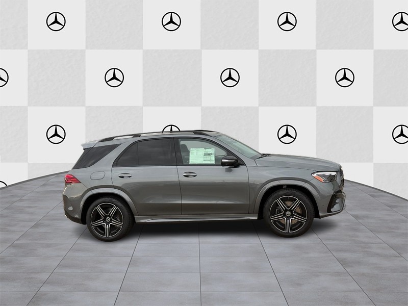 Mercedes-Benz GLE Vehicle Full-screen Gallery Image 2