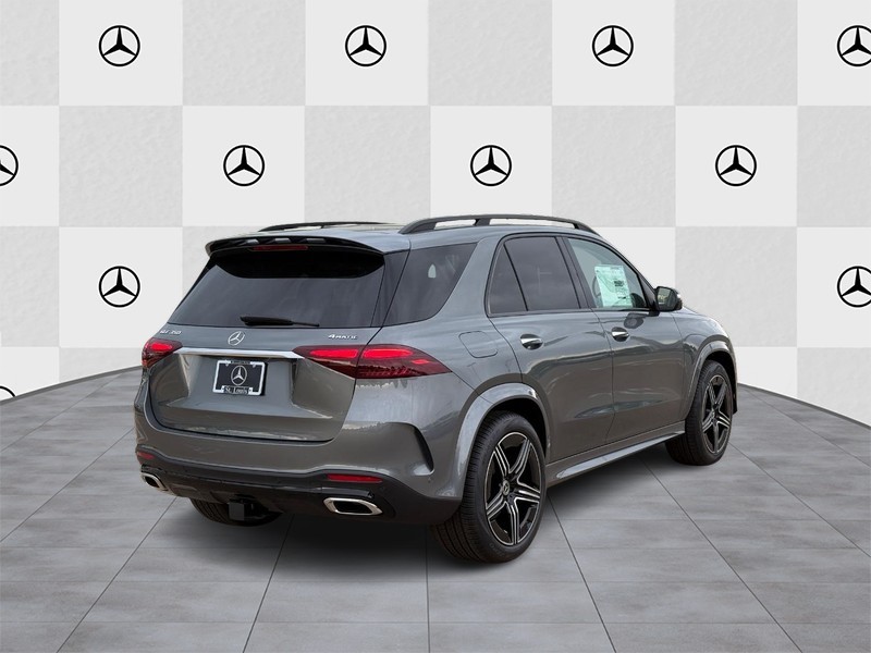 Mercedes-Benz GLE Vehicle Full-screen Gallery Image 3