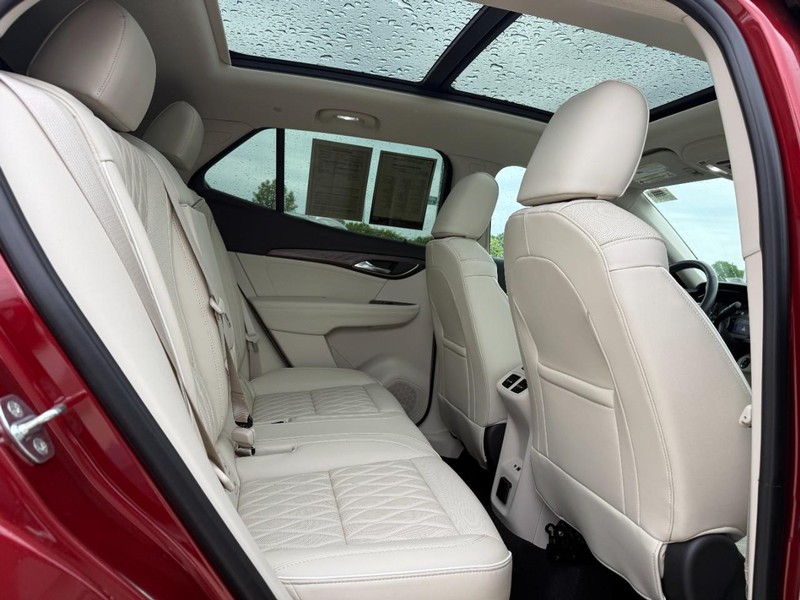 Buick Envision Vehicle Full-screen Gallery Image 11