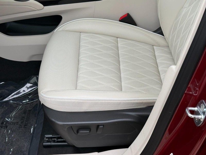 Buick Envision Vehicle Full-screen Gallery Image 20