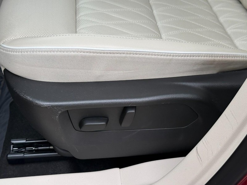 Buick Envision Vehicle Full-screen Gallery Image 21