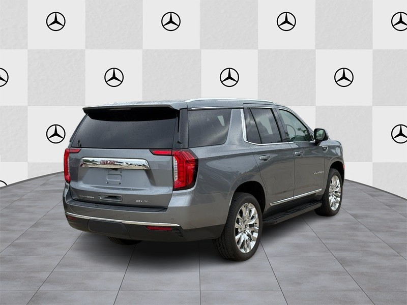 GMC Yukon Vehicle Full-screen Gallery Image 03