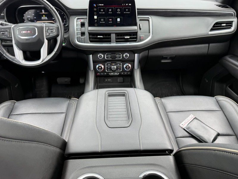 GMC Yukon Vehicle Full-screen Gallery Image 14