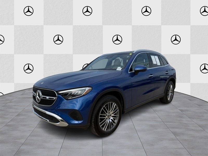 Mercedes-Benz GLC Vehicle Full-screen Gallery Image 5