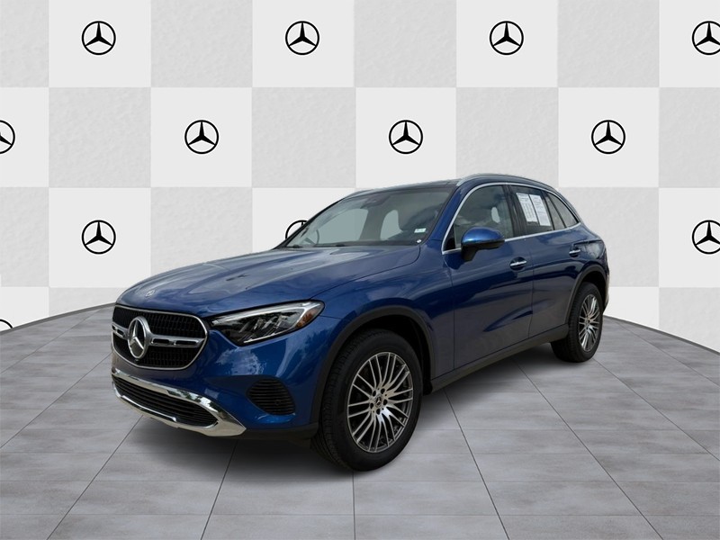 Mercedes-Benz GLC Vehicle Full-screen Gallery Image 5