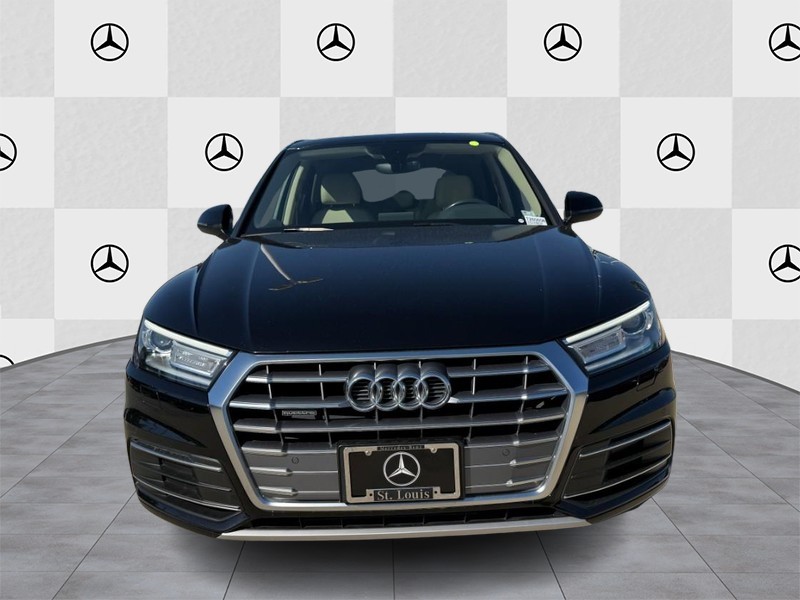 Audi Q5 Vehicle Full-screen Gallery Image 5