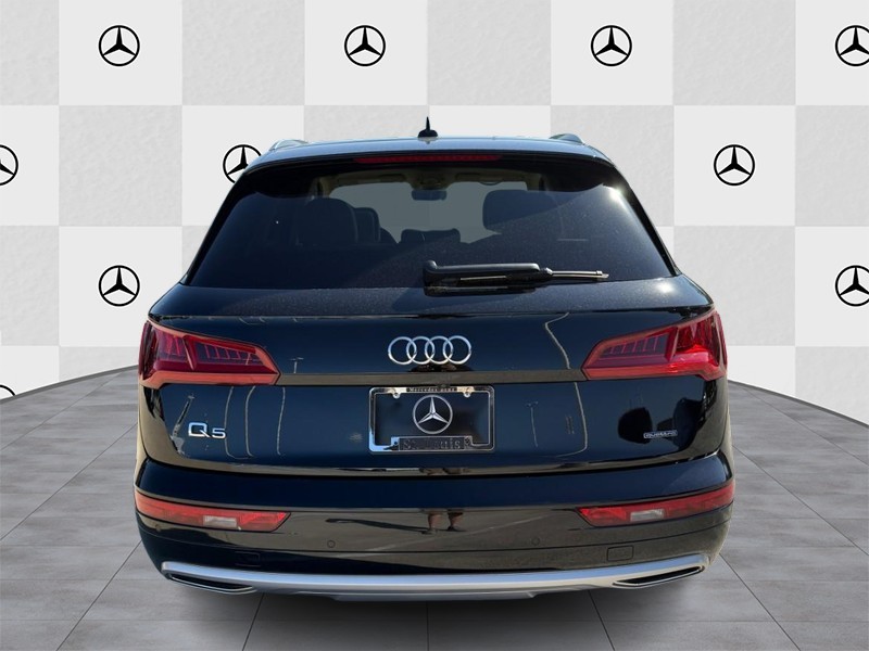 Audi Q5 Vehicle Full-screen Gallery Image 7