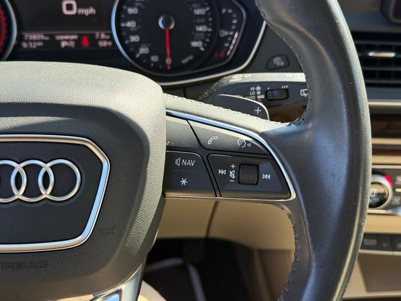 Audi Q5 Vehicle Full-screen Gallery Image 23