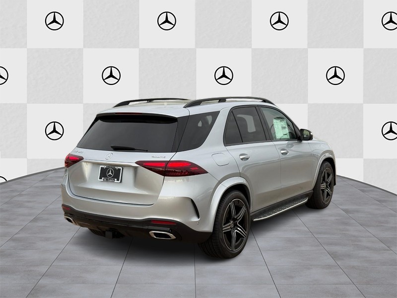 Mercedes-Benz GLE Vehicle Full-screen Gallery Image 3