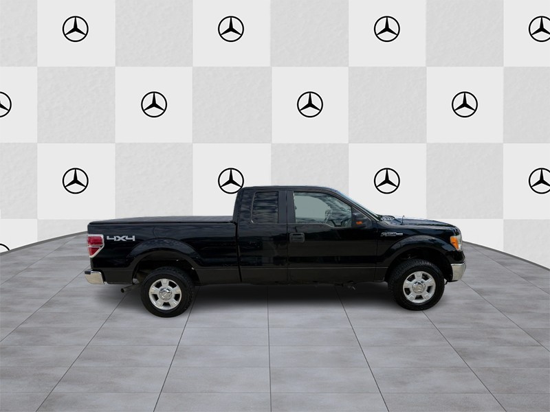 Ford F-150 Vehicle Full-screen Gallery Image 2