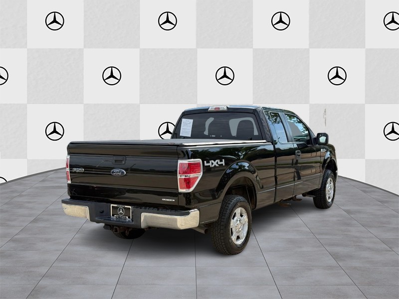 Ford F-150 Vehicle Full-screen Gallery Image 3