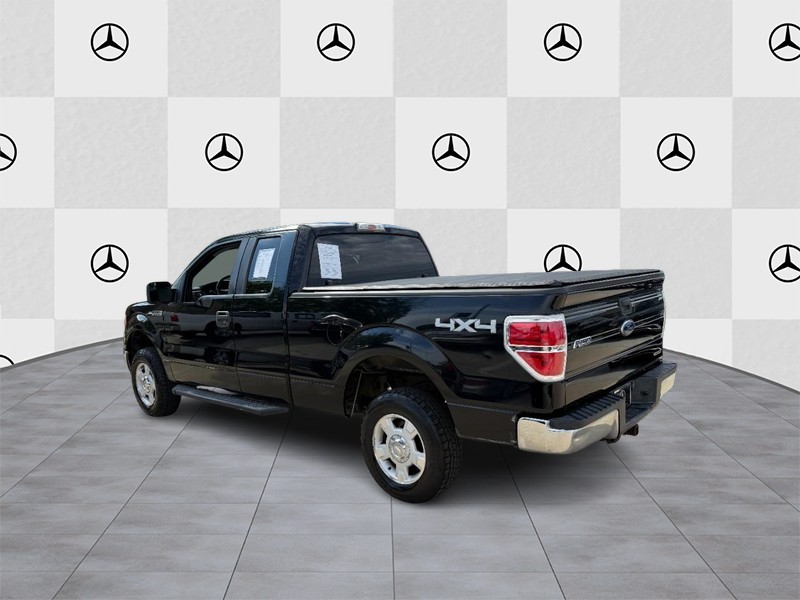 Ford F-150 Vehicle Full-screen Gallery Image 4