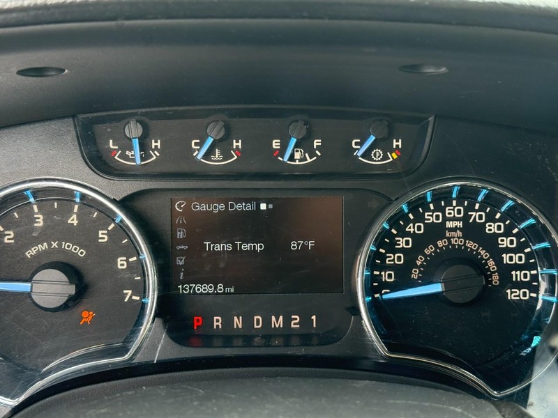 Ford F-150 Vehicle Full-screen Gallery Image 16