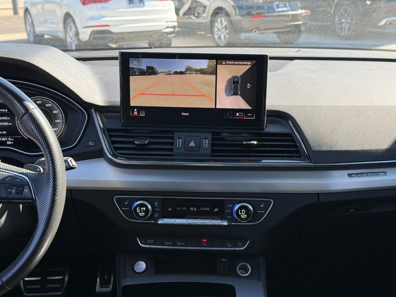 Audi SQ5 Sportback Vehicle Full-screen Gallery Image 12