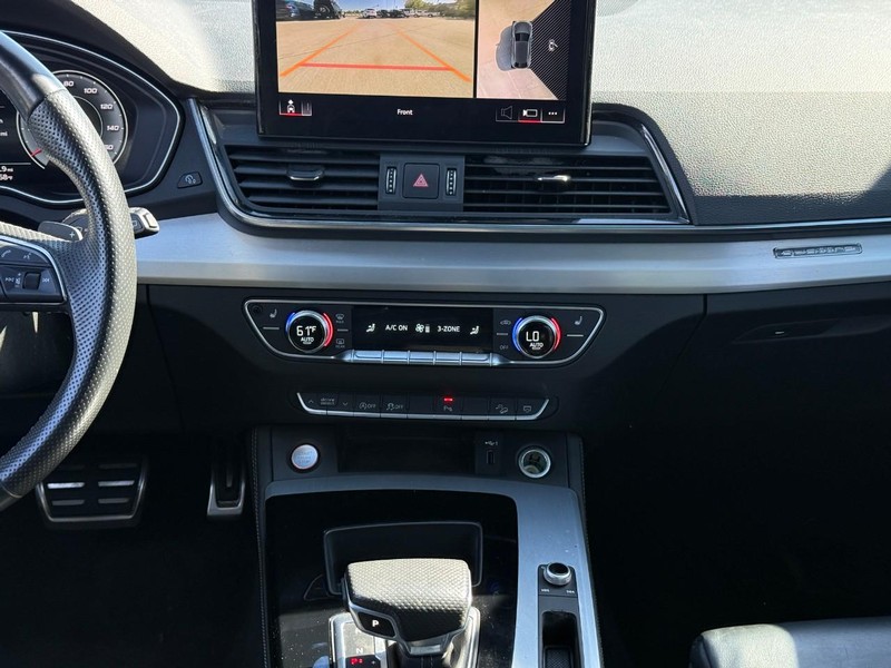 Audi SQ5 Sportback Vehicle Full-screen Gallery Image 13