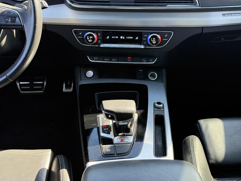 Audi SQ5 Sportback Vehicle Full-screen Gallery Image 14