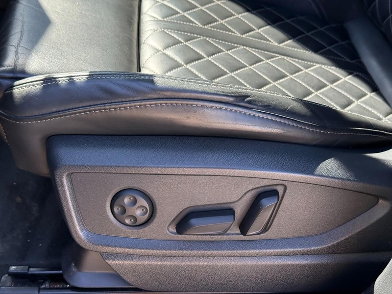 Audi SQ5 Sportback Vehicle Full-screen Gallery Image 18