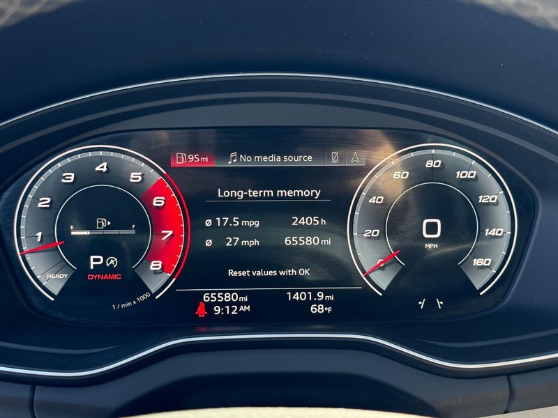 Audi SQ5 Sportback Vehicle Full-screen Gallery Image 21