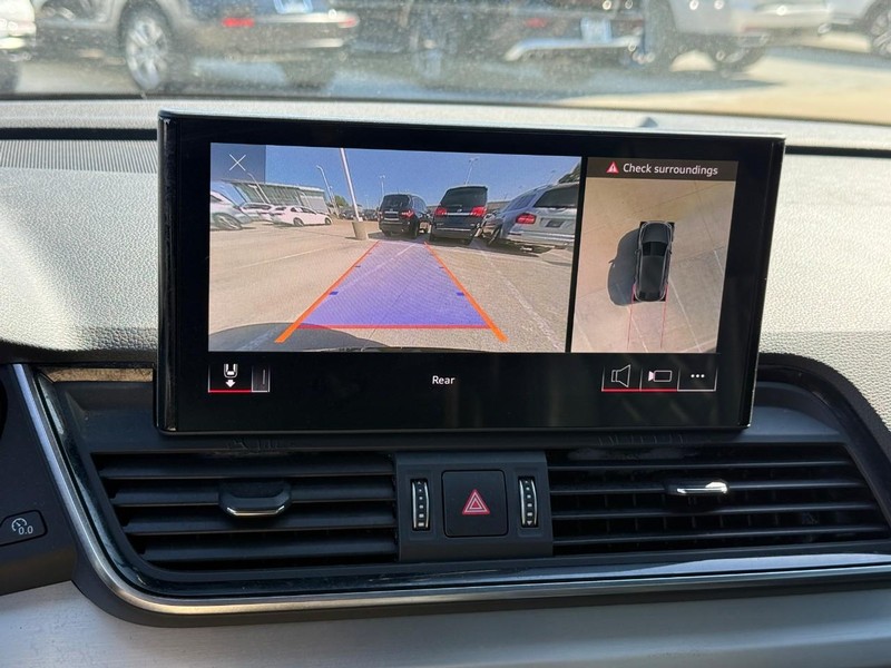 Audi SQ5 Sportback Vehicle Full-screen Gallery Image 25