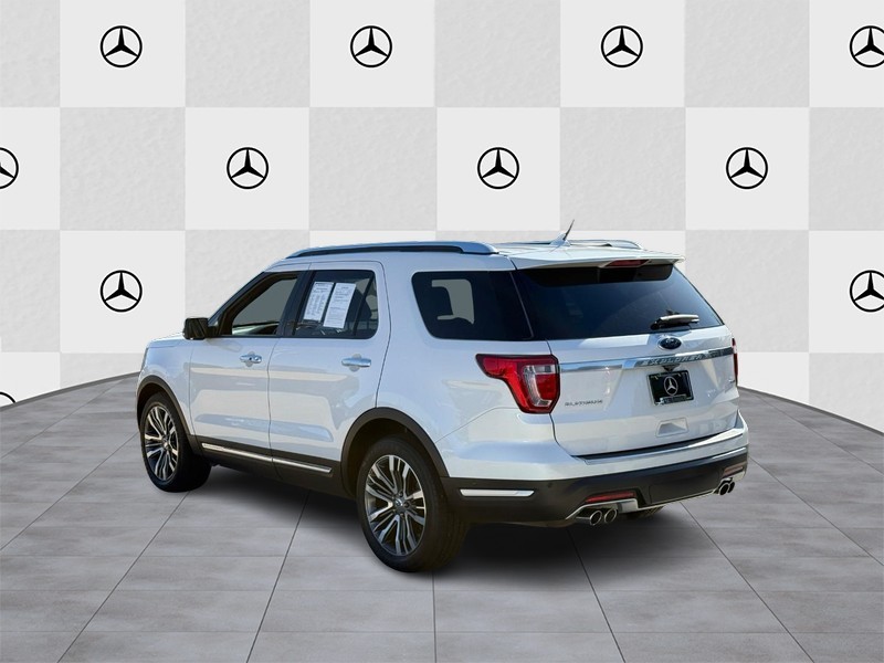 Ford Explorer Vehicle Full-screen Gallery Image 04